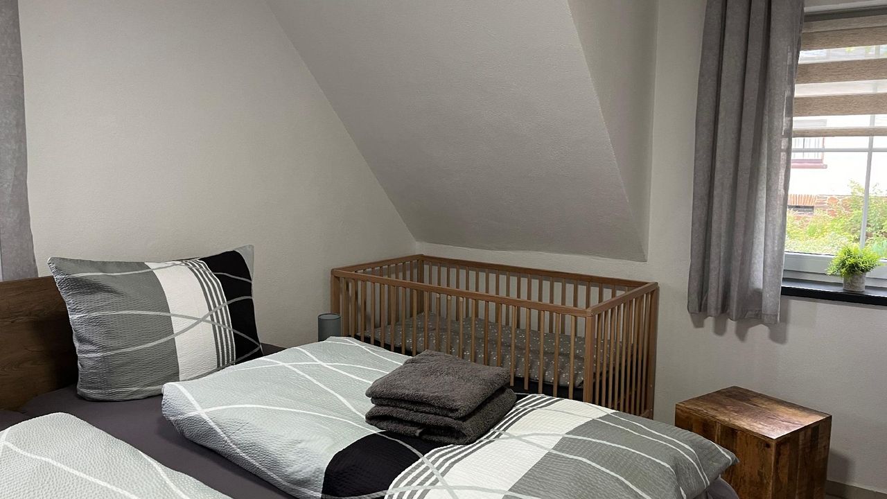 SCHLAFZIMMER 1 SCHLAFZIMMER 1